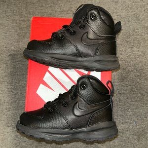 Nike Manoa LT (size 7 toddler)